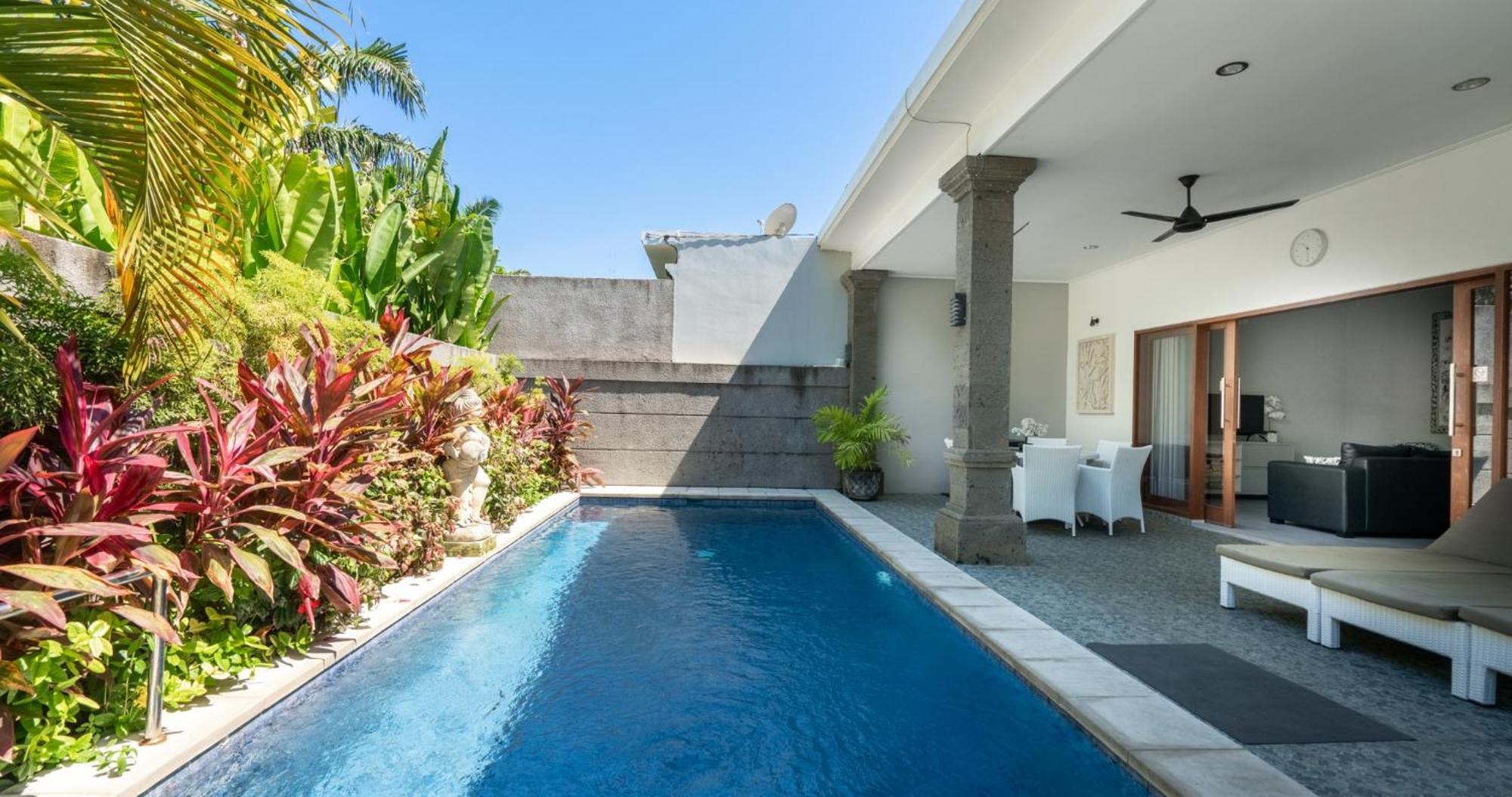 Villa 3 Bedroom Mawar Walk To *