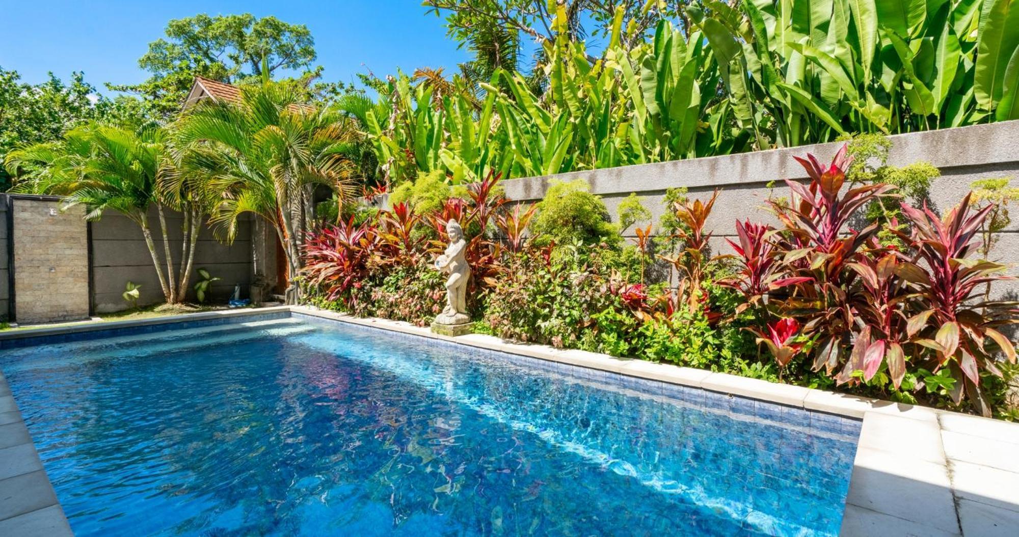 3 Bedroom Mawar Walk To