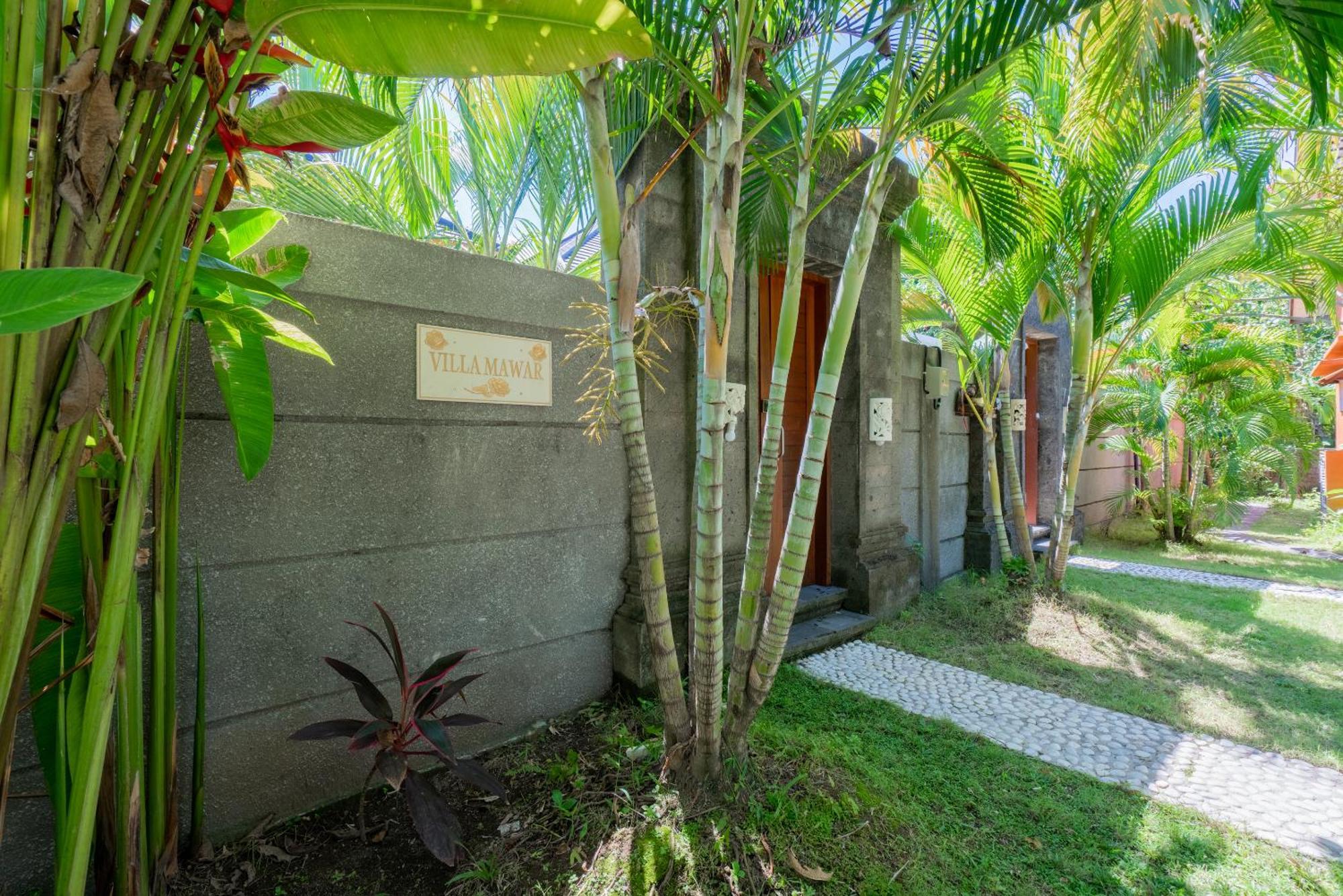 Villa 3 Bedroom Mawar Walk To