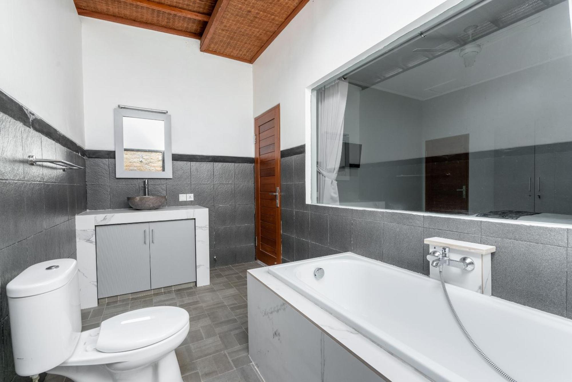 Villa 3 Bedroom Mawar Walk To