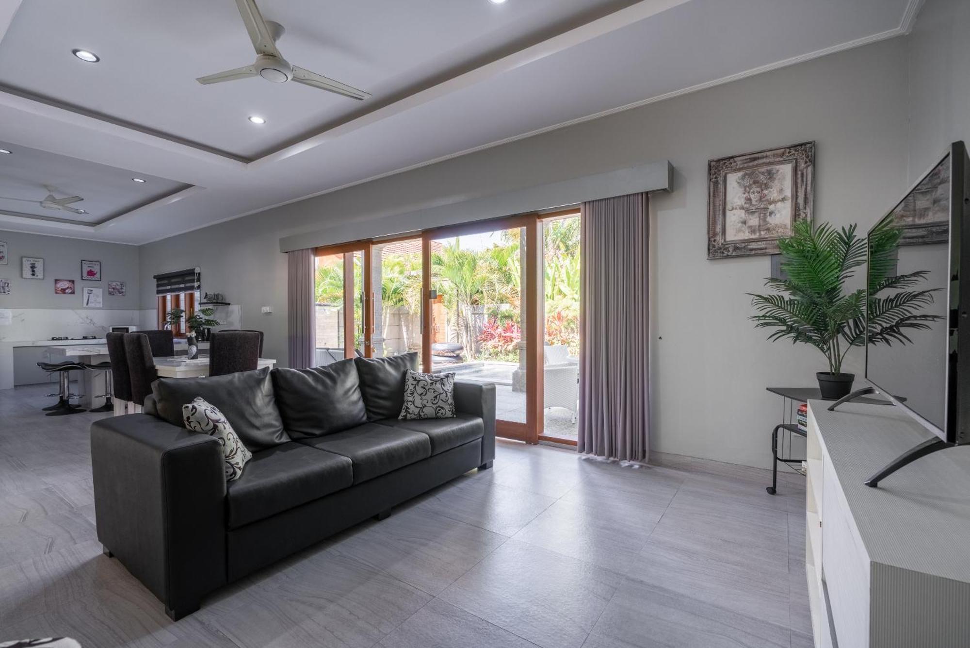 Villa 3 Bedroom Mawar Walk To Legian (Bali)