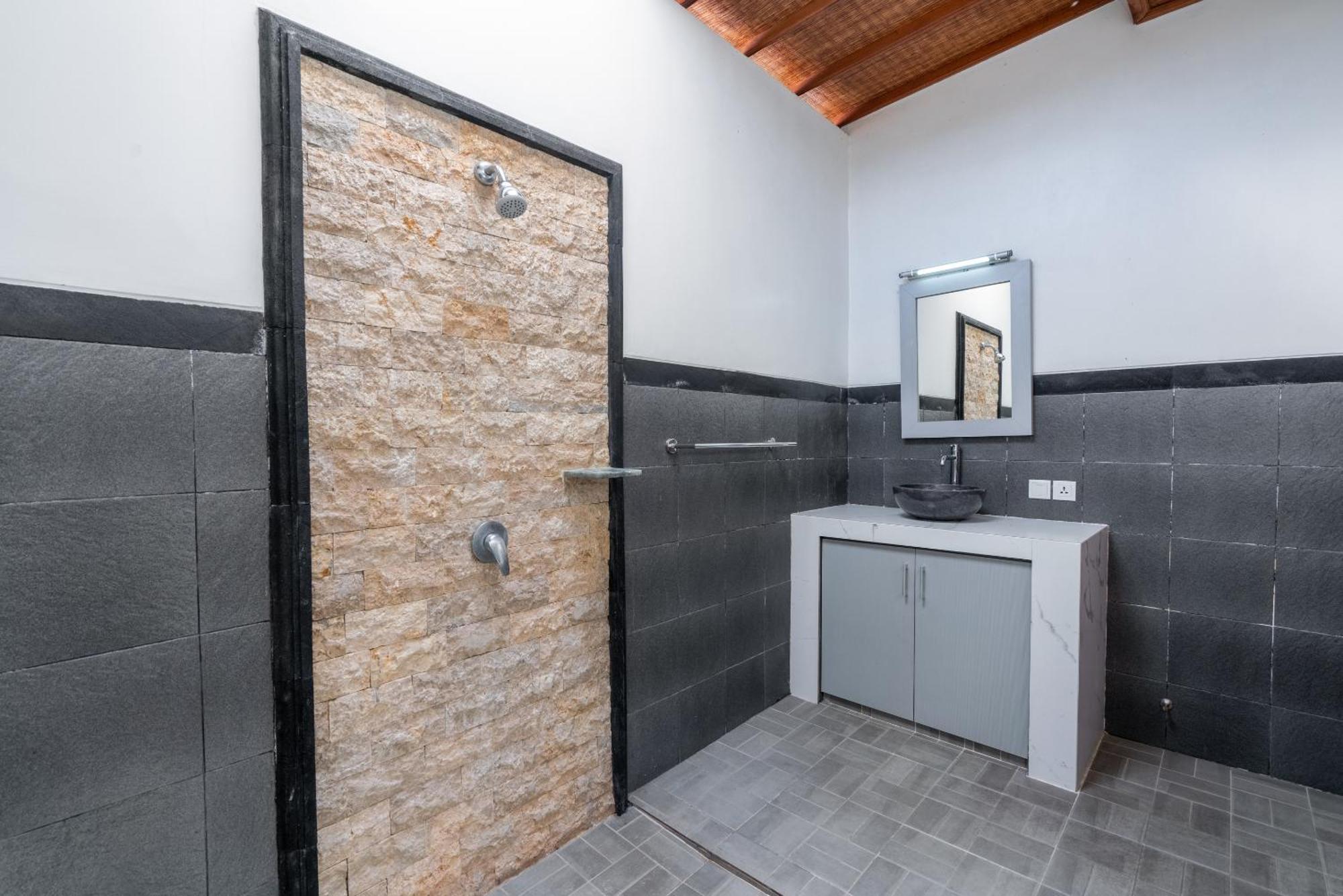 3 Bedroom Mawar Walk To Legian (Bali)
