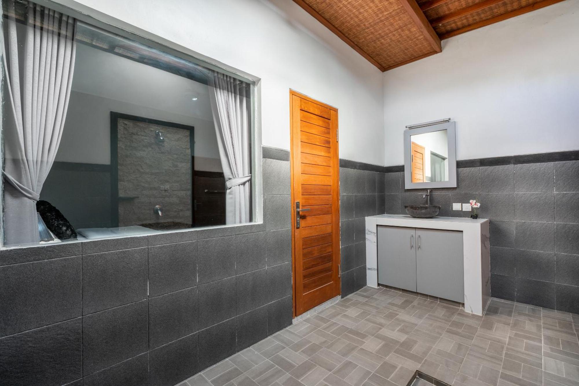 Villa 3 Bedroom Mawar Walk To
