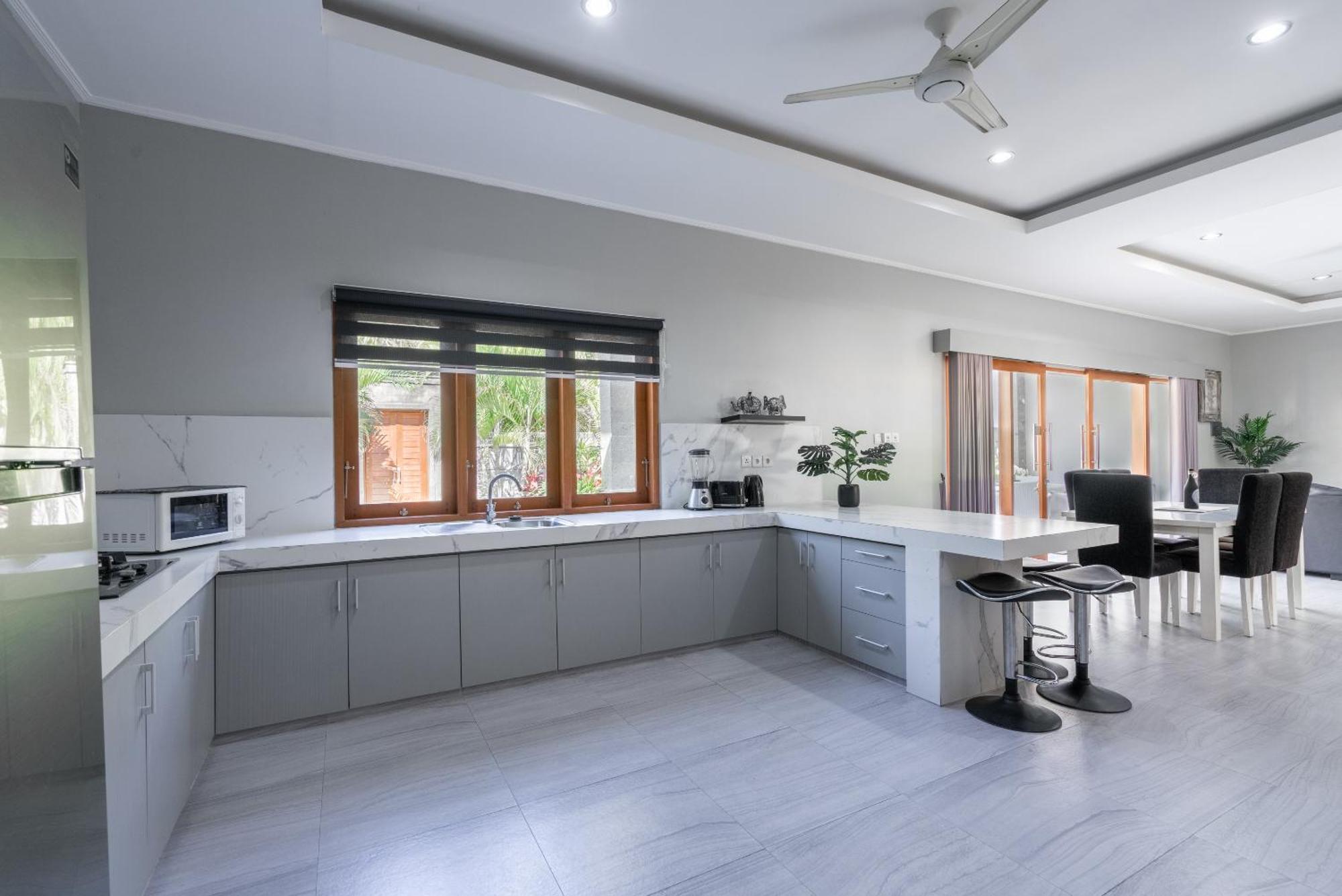 Villa 3 Bedroom Mawar Walk To
