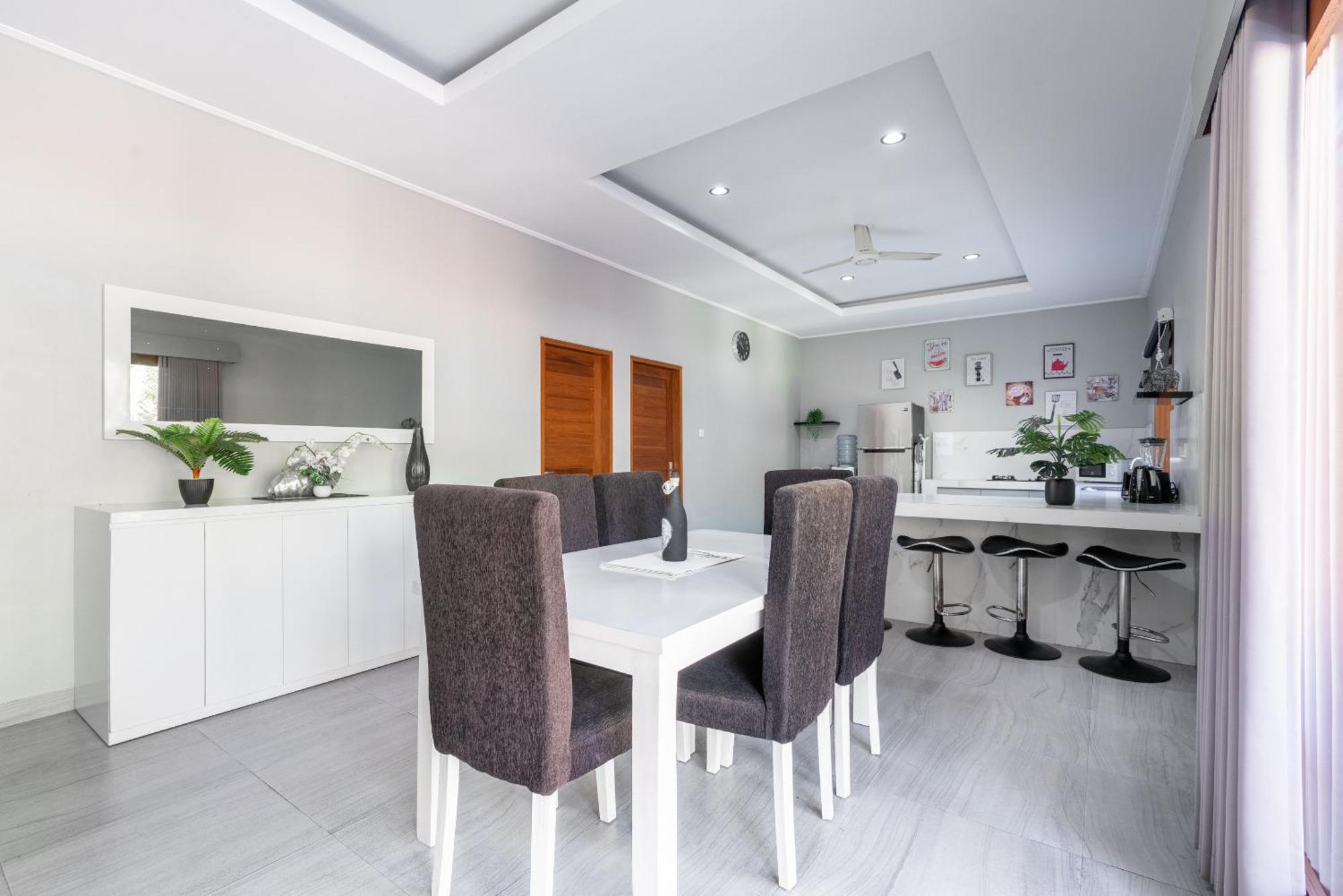 3 Bedroom Mawar Walk To *