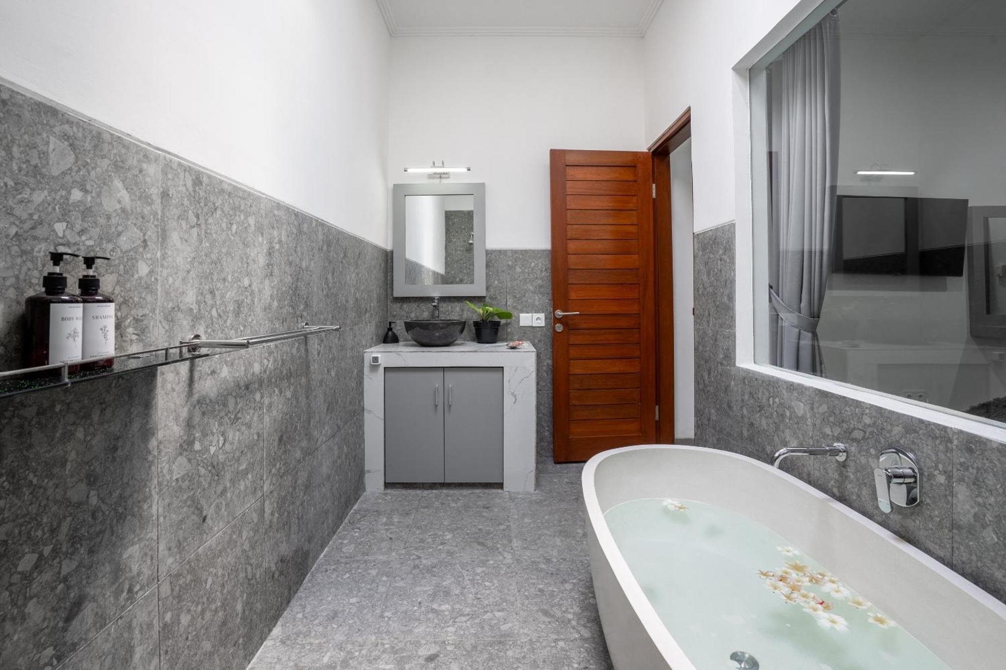 Aster By Ibali Management Legian (Bali)
