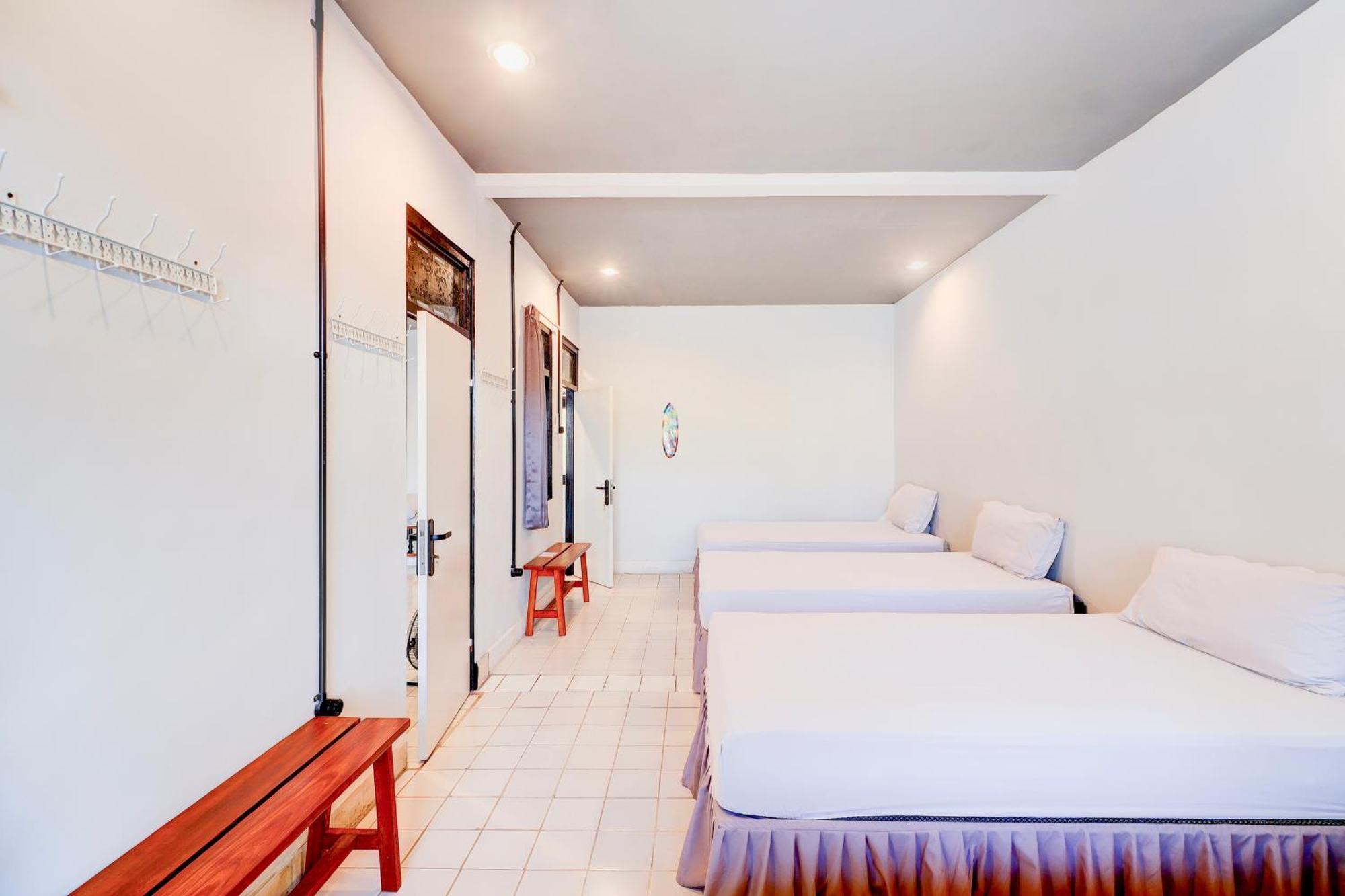 Hotel Collection O Near