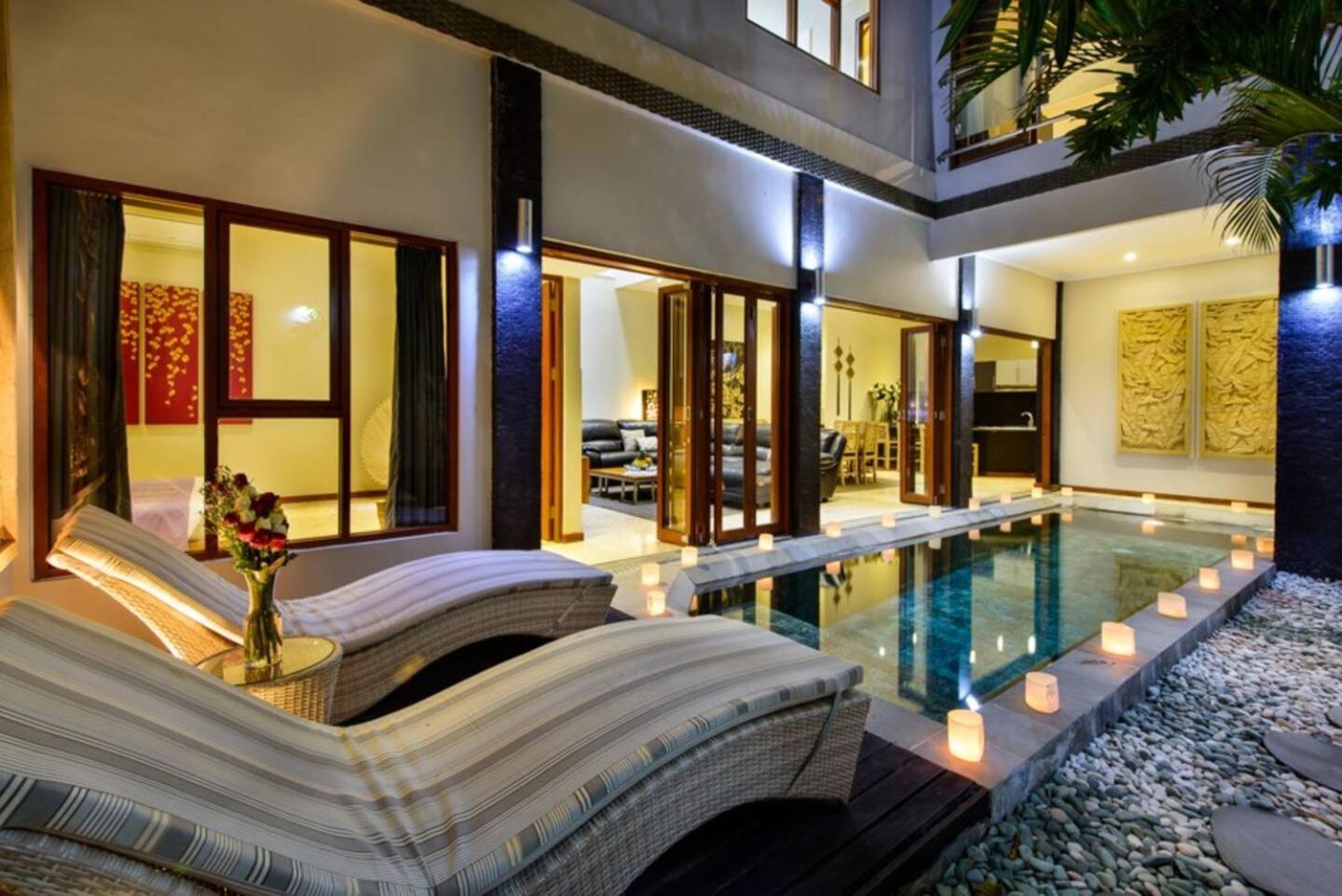 Villa Super 4 Bed, Sleeps 8, Just 300m Walk From *