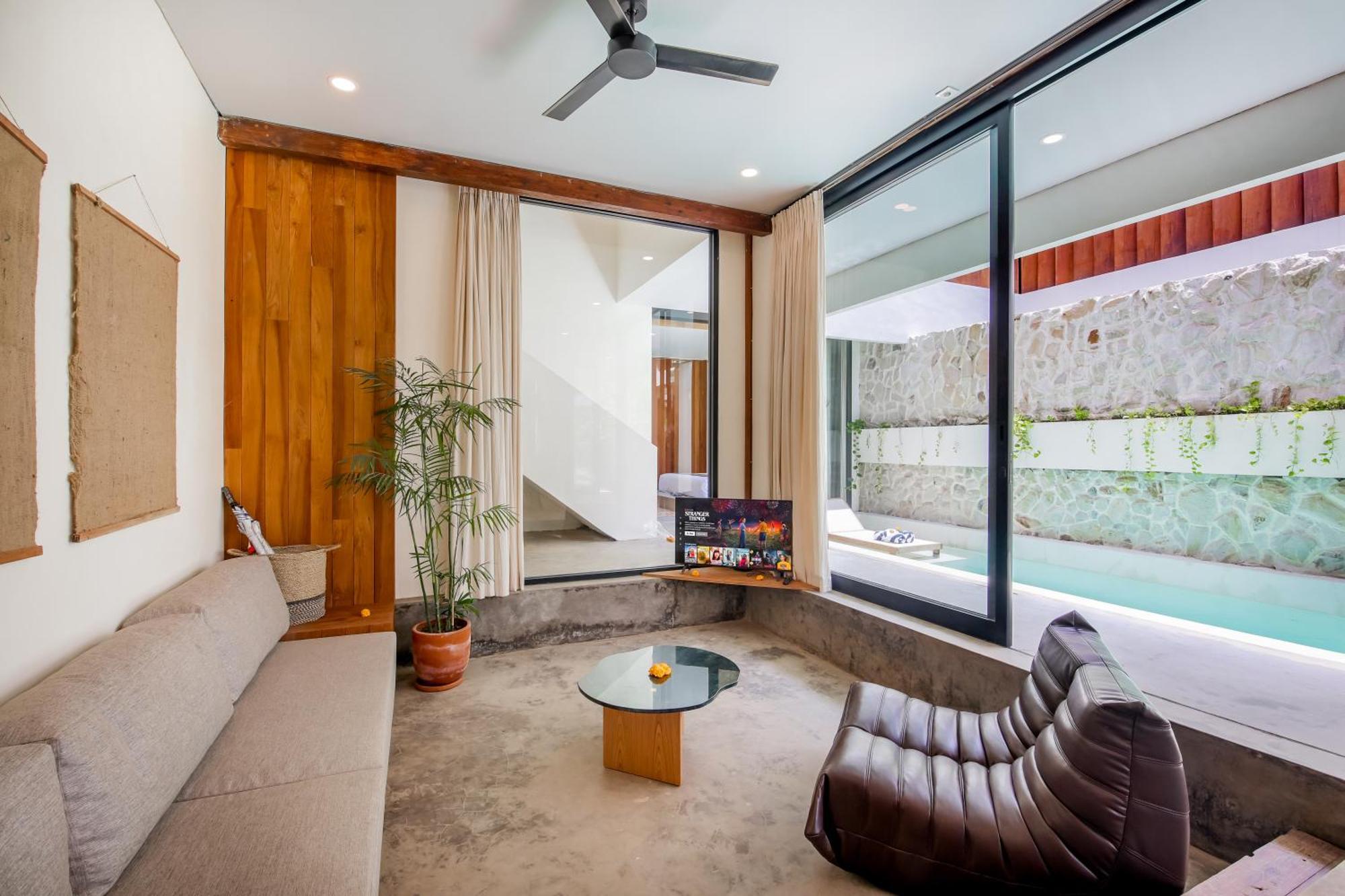 Kiri Kanan Villa *