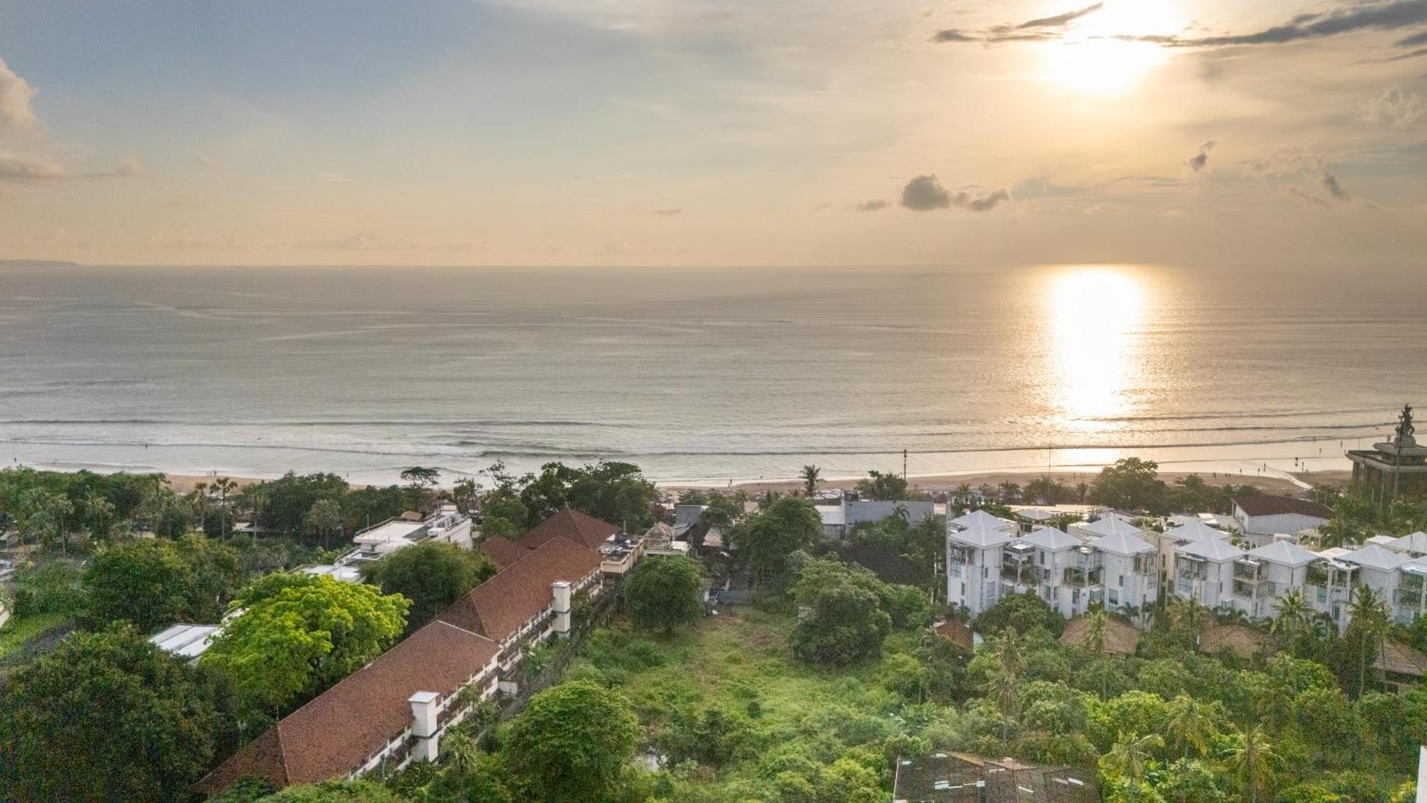 Mandara Double Six Villa *