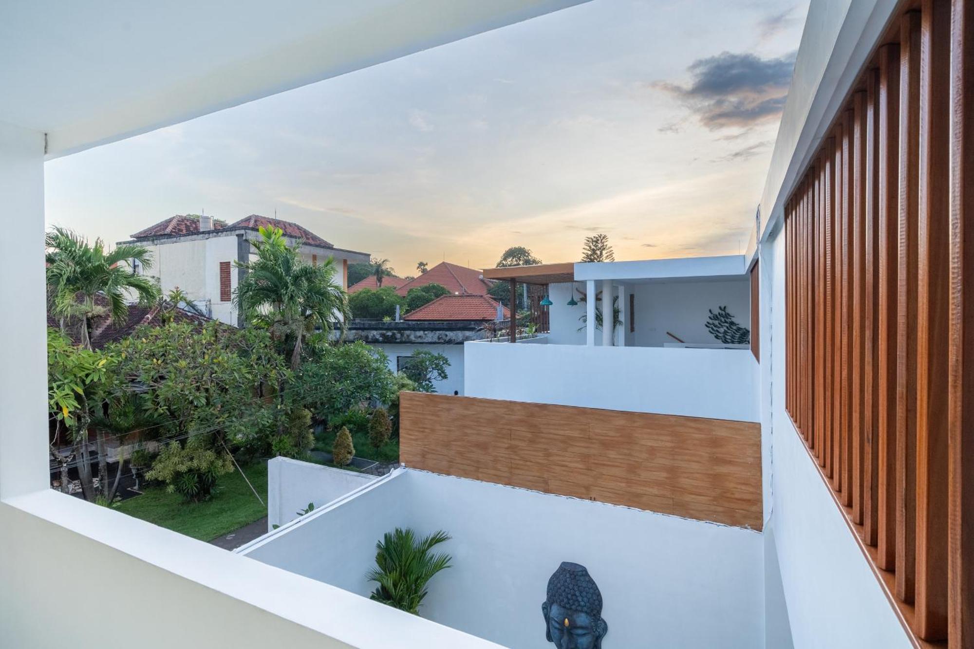 Mandara Double Six Villa *