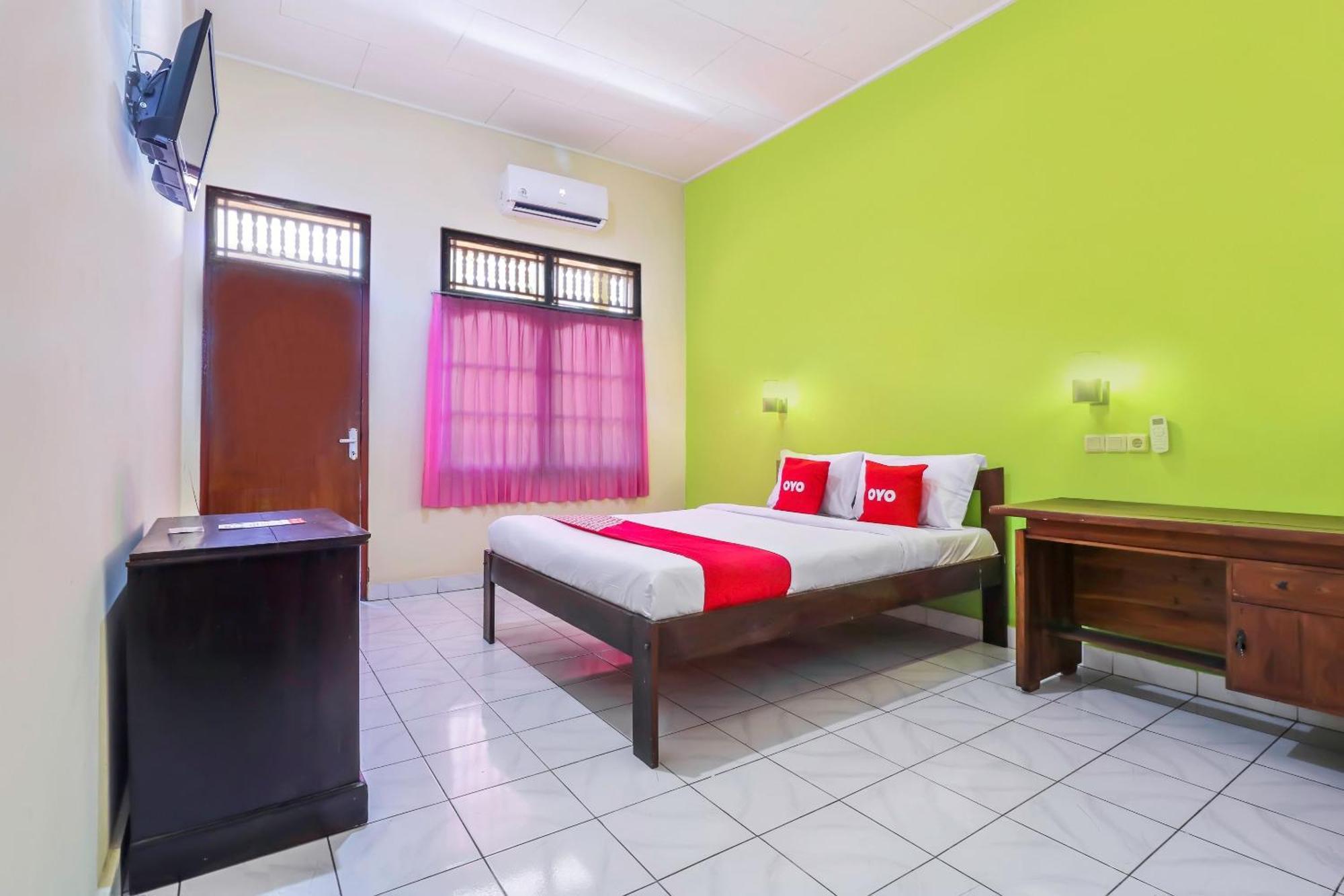 Oyo 2184 Nan Berlian Hotel Legian (Bali)