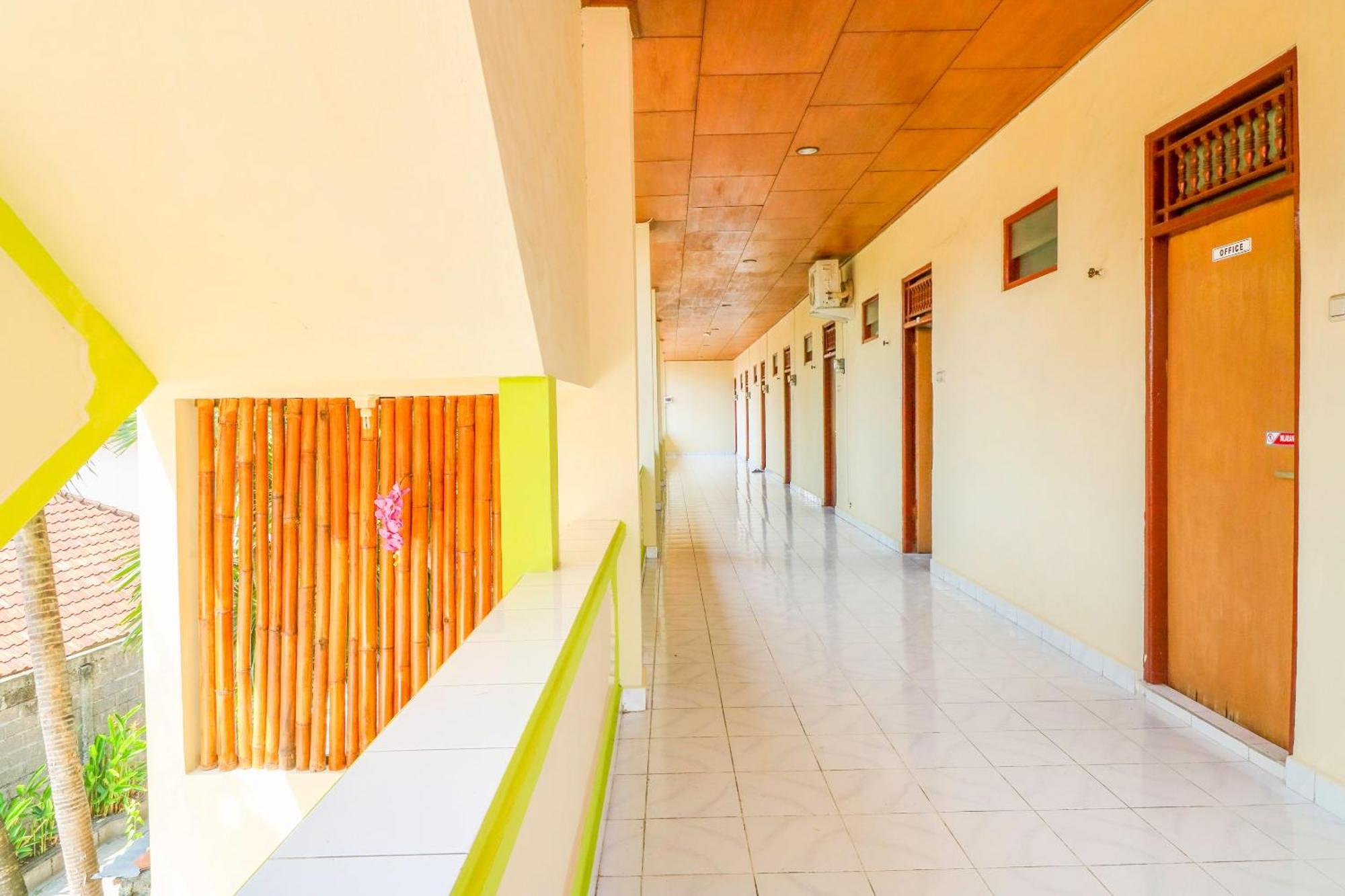 Oyo 2184 Nan Berlian Hotel 2*