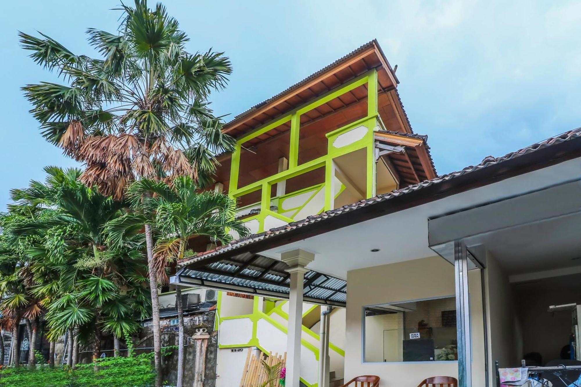 Oyo 2184 Nan Berlian Legian (Bali)