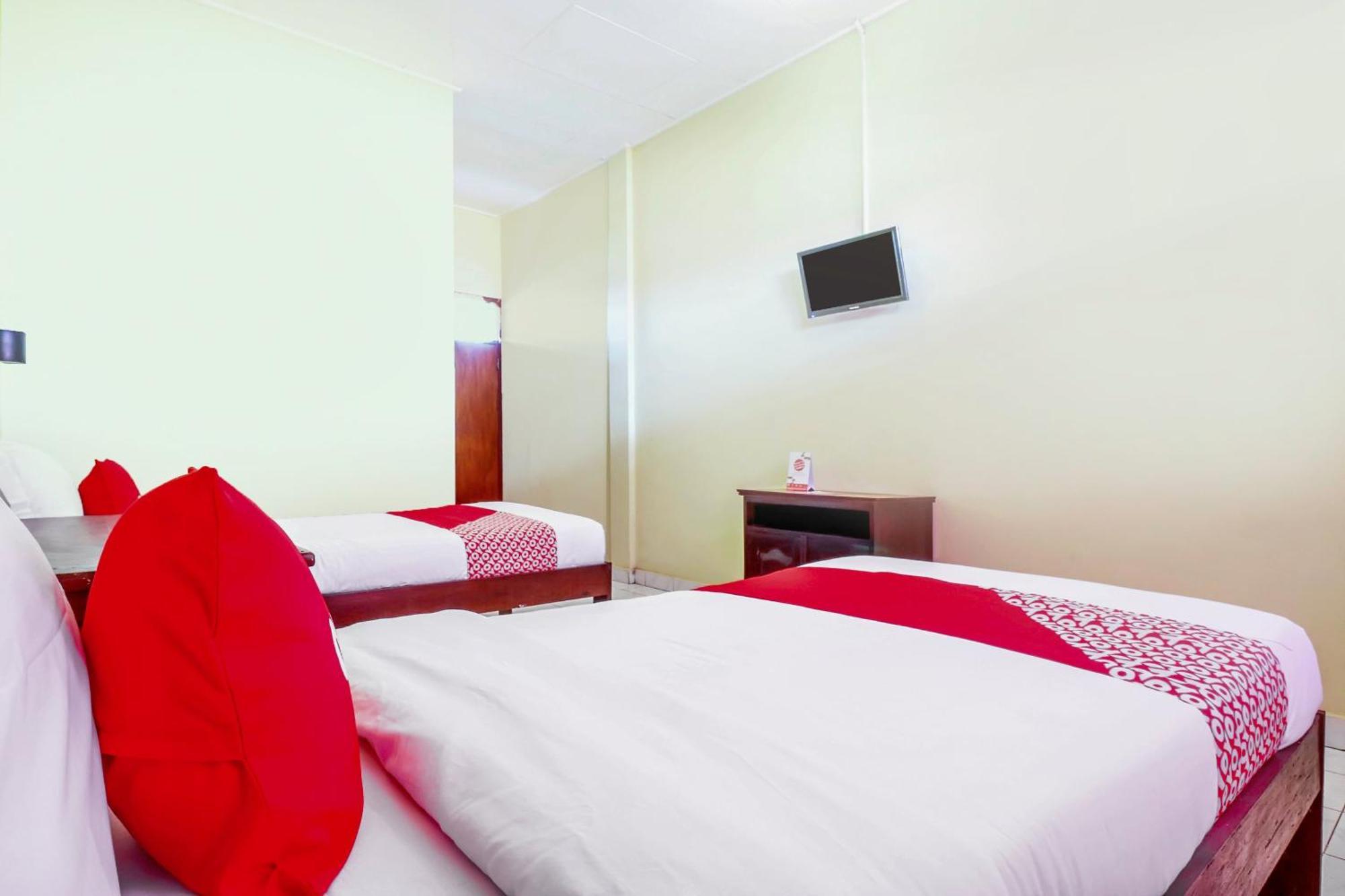 Oyo 2184 Nan Berlian Hotel Legian (Bali)