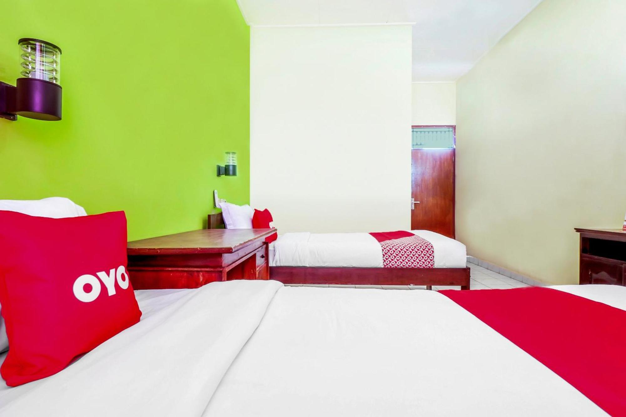 Oyo 2184 Nan Berlian Hotel Legian (Bali)