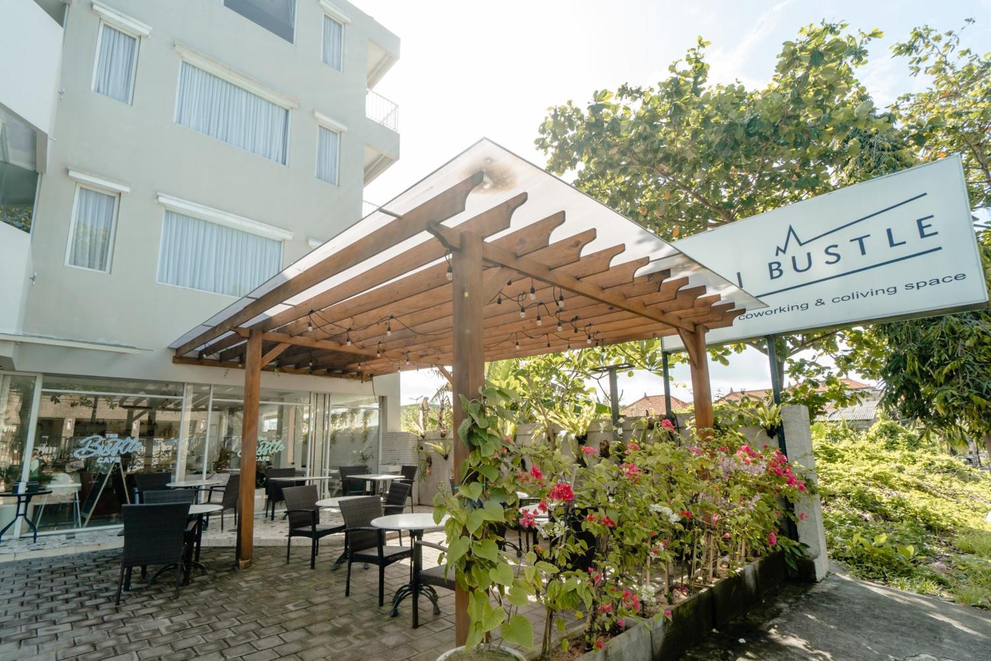 Bali Bustle Kuta Coliving & Coworking Space *