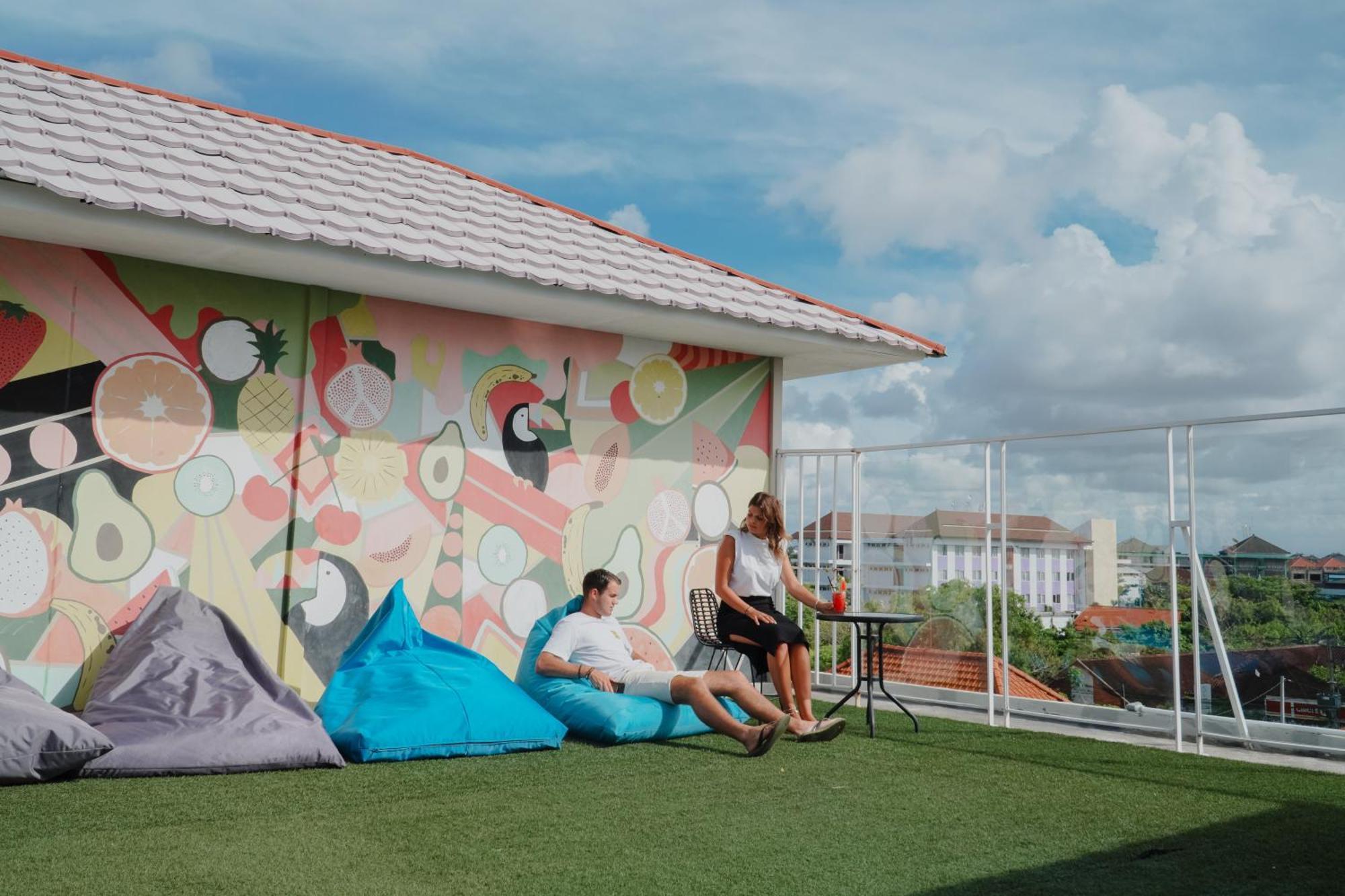 Bali Bustle Kuta Coliving & Coworking Space Aparthotel Legian (Bali)