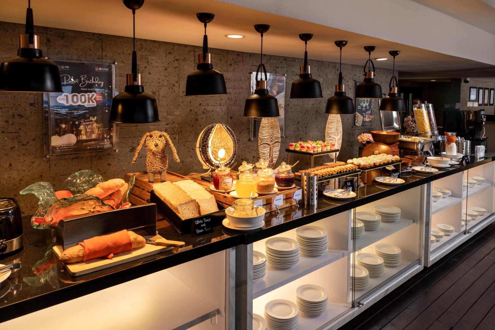 J4 Hotel Legian (Bali)