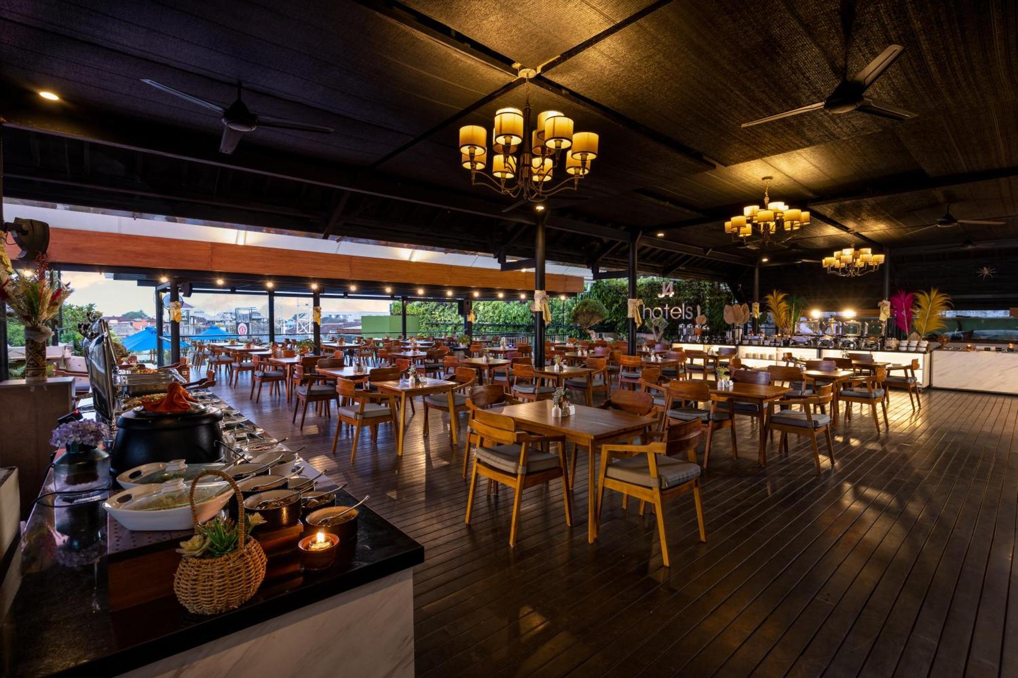 Hotel J4 Legian (Bali)