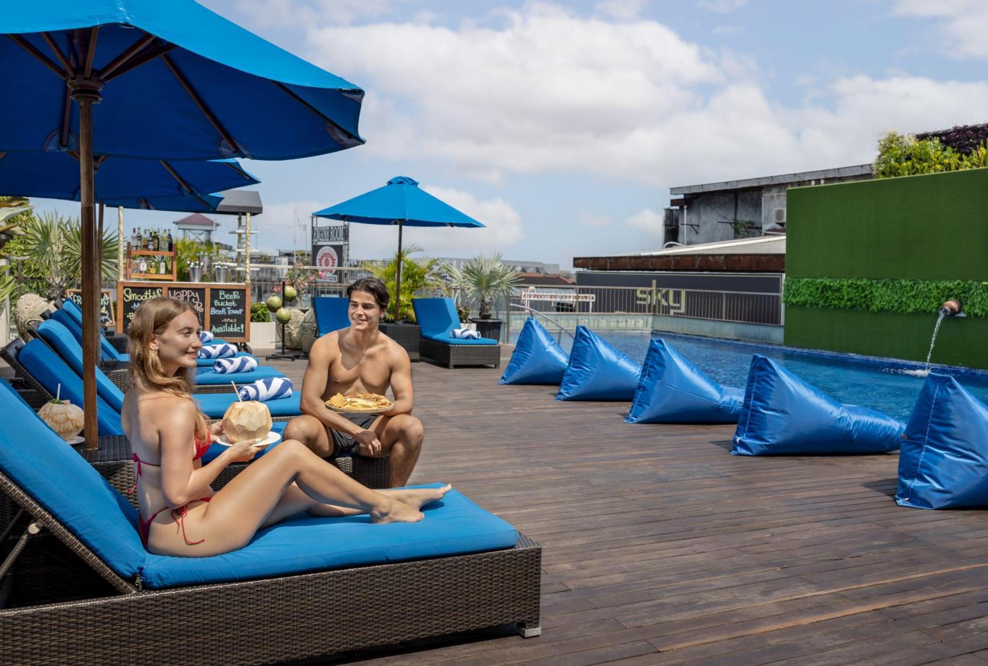 J4 Hotel 4*
