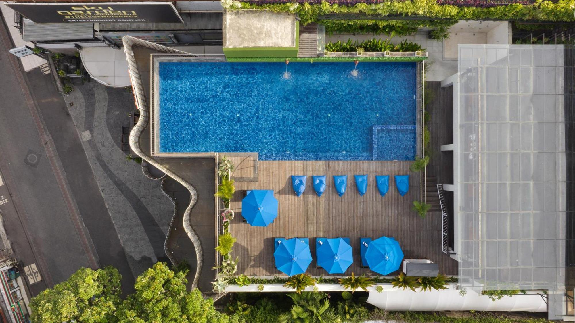 J4 Hotel Legian