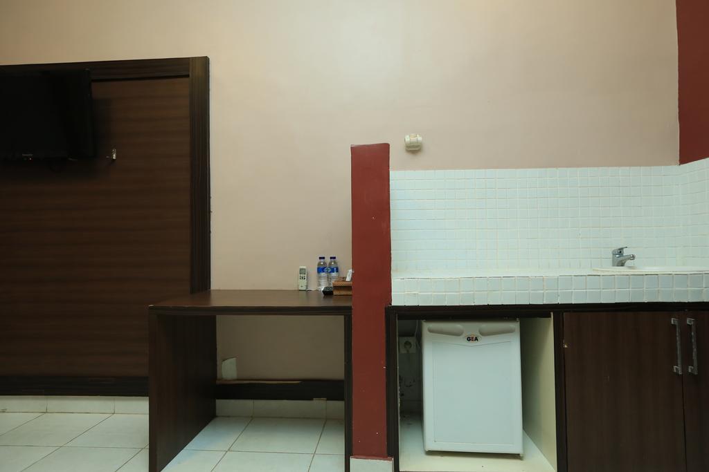 Reddoorz @ Dewi Sri Guest house Legian (Bali)