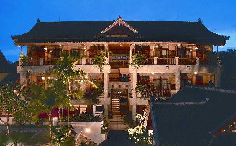 Fourteen Roses Hotel