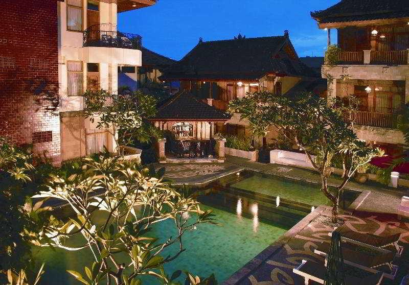 Fourteen Roses Hotel 3*