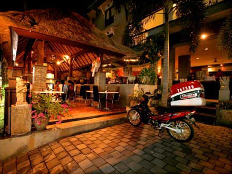 Hotel The Lokha & 3*
