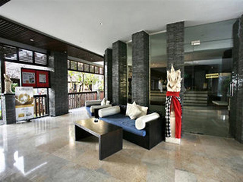Hotel The Lokha & 3*