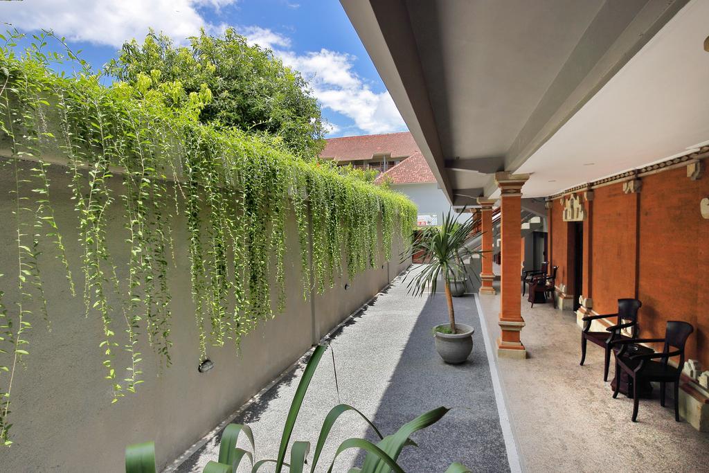 Hotel Dewi Sri Legian (Bali)