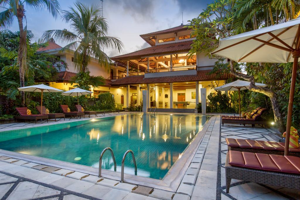 Puri Raja 4* Legian (Bali)