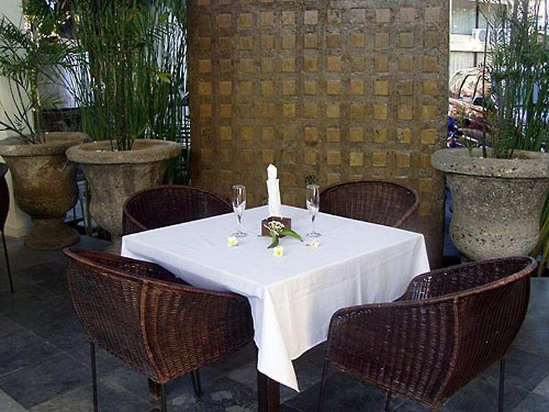 Court Yard 2*