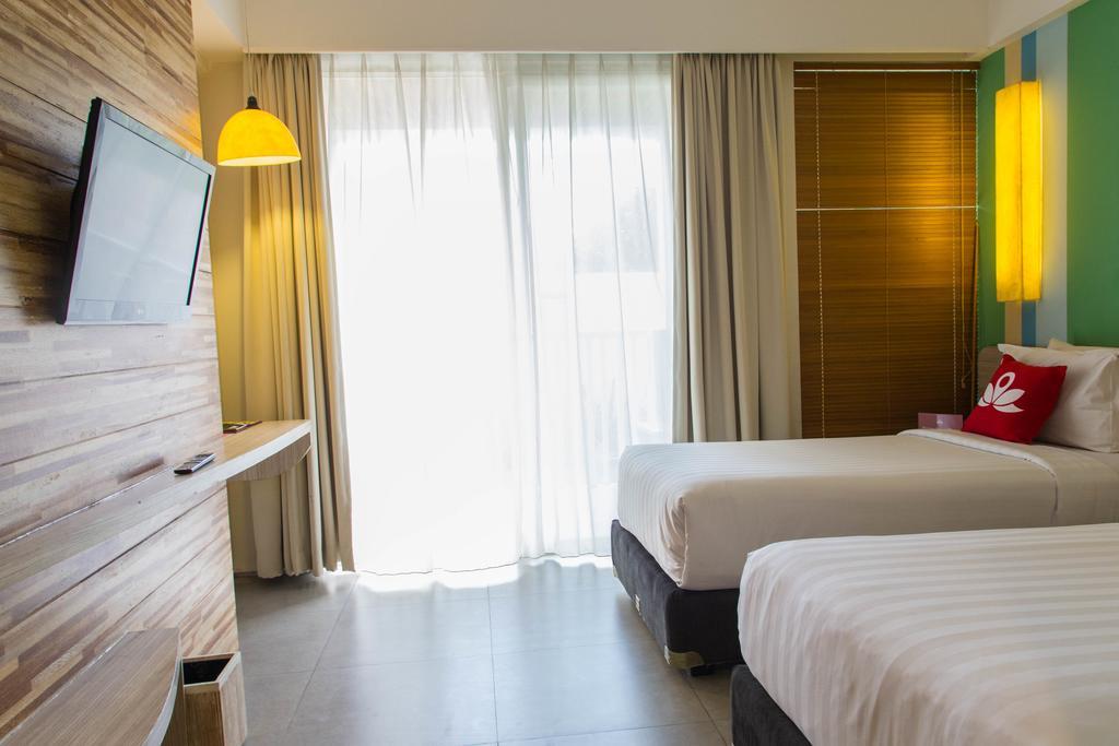 Bliss Surfer By Tritama Hospitality Hotel
