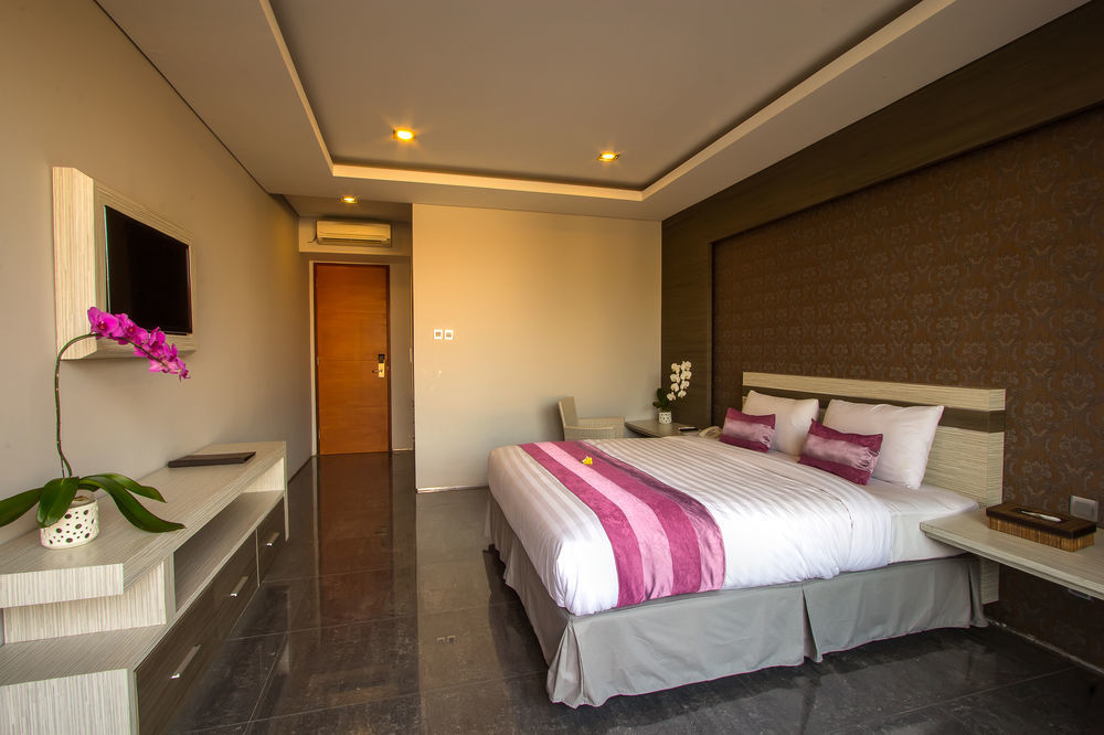 Transera Kamini Hotel Legian (Bali)