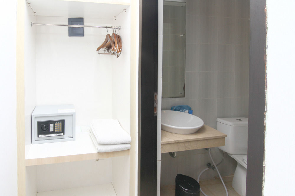 Hotel Airy Dewi Sri 8 Kuta Bali Legian (Bali)