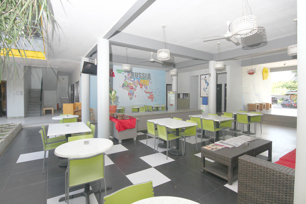 Hotel Airy Dewi Sri 8 Kuta Bali 3*