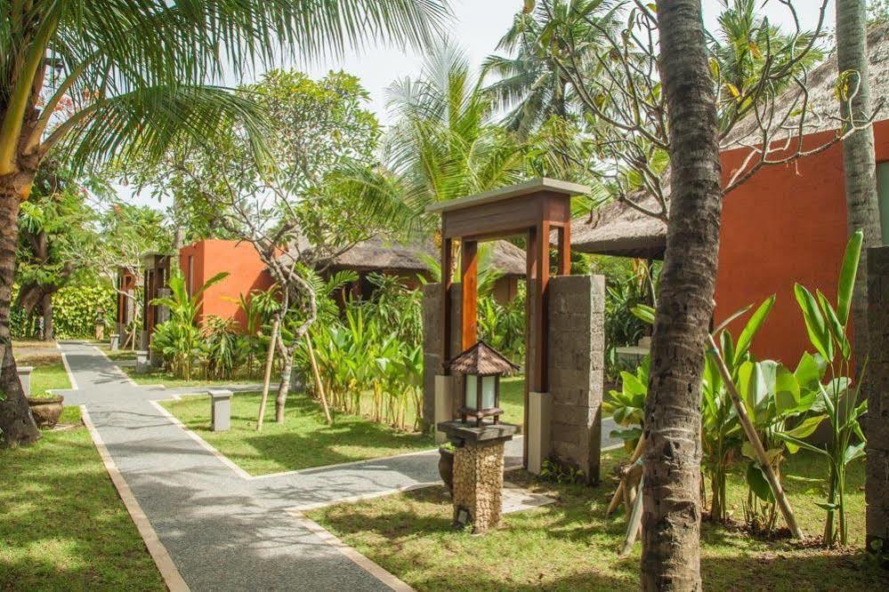 Hotel Legian Beach Villas 3*