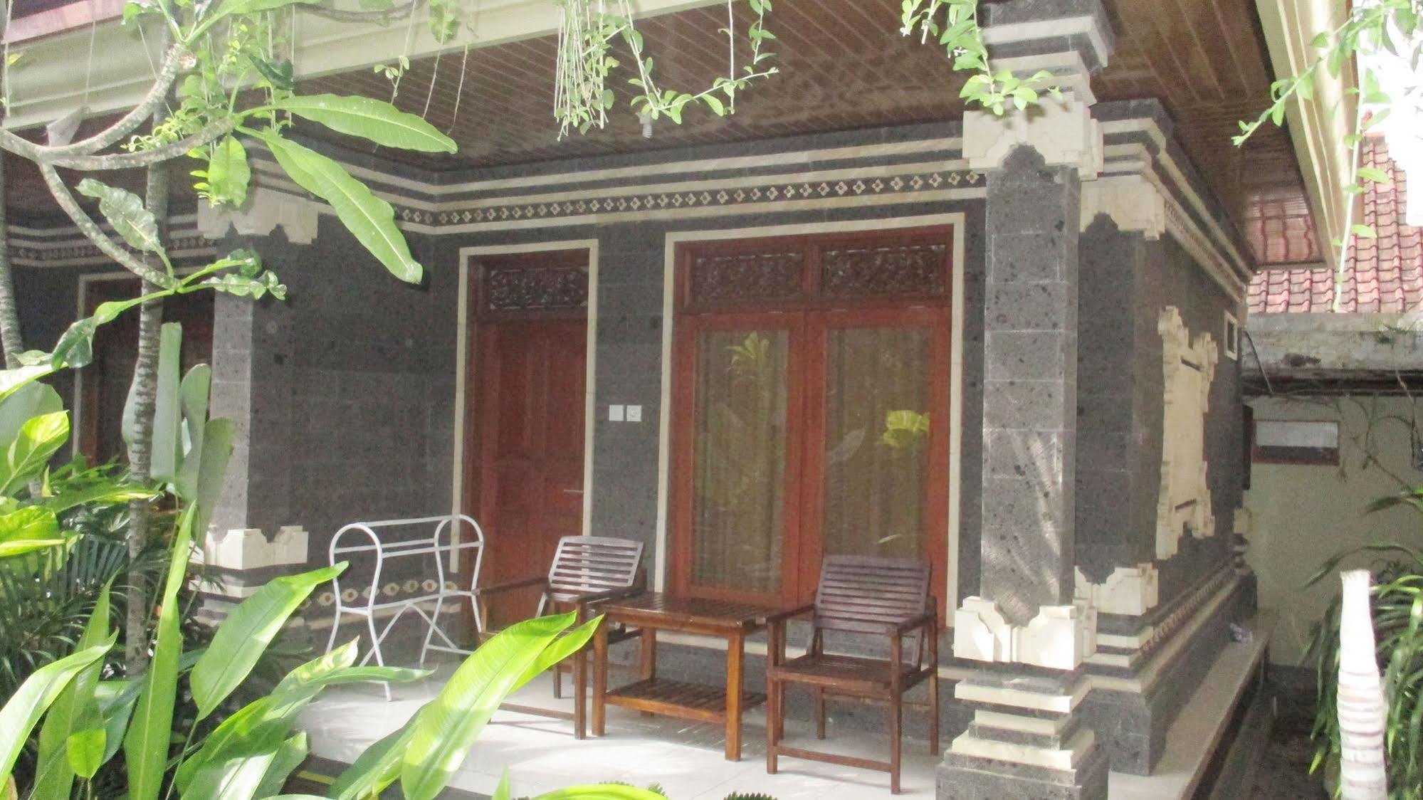 Adus Casa de hóspedes