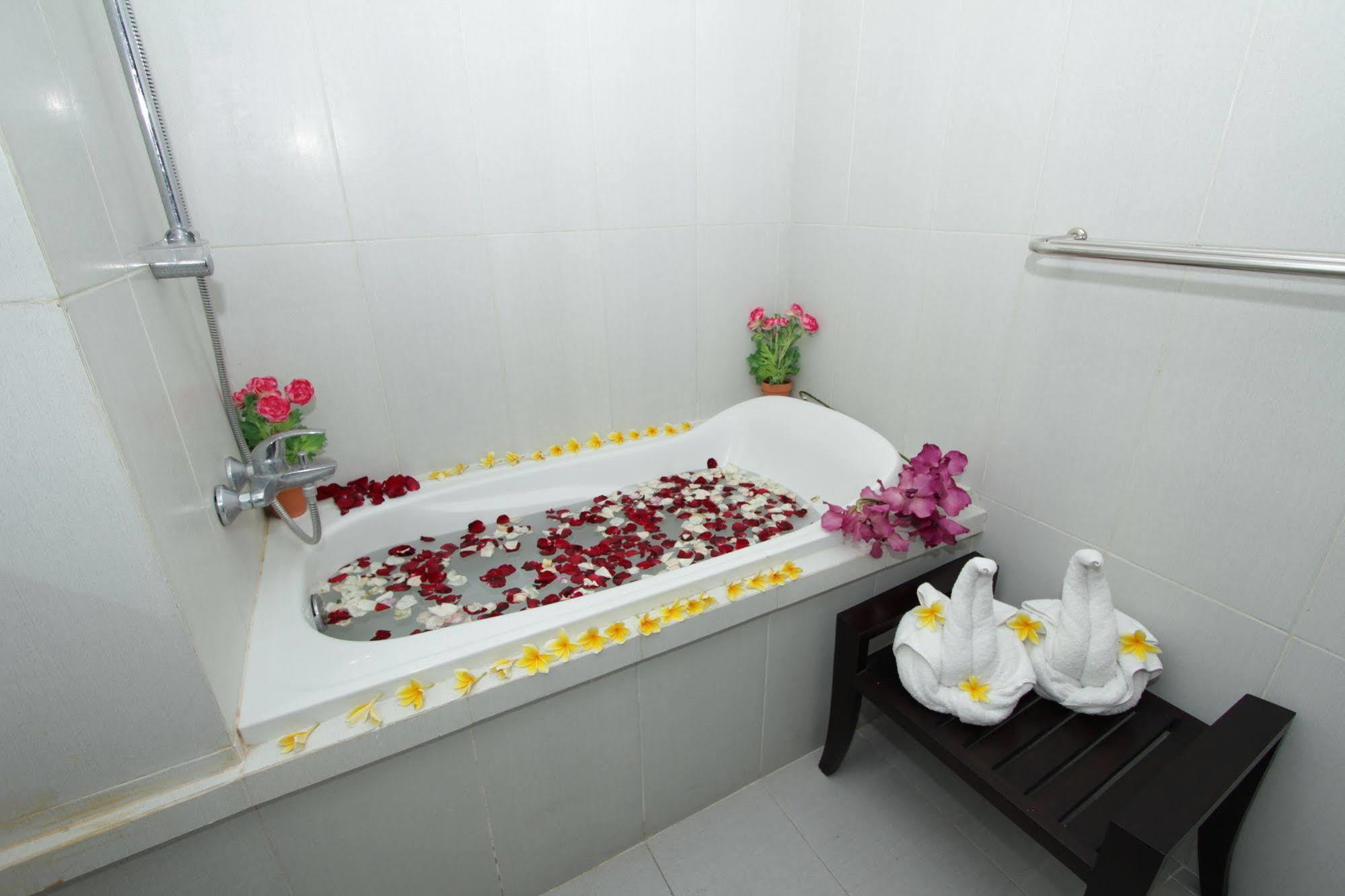 Hotel Gosyen 3*
