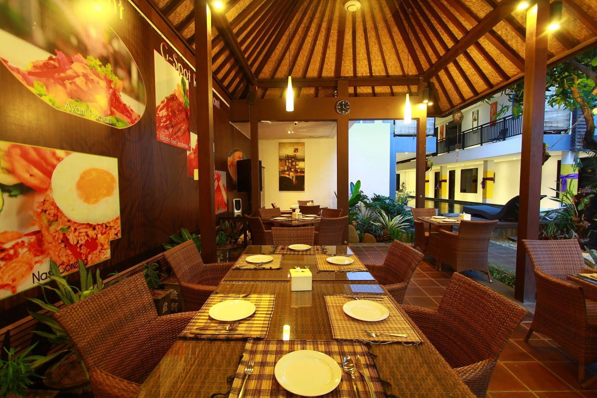 Hotel Gosyen 3*