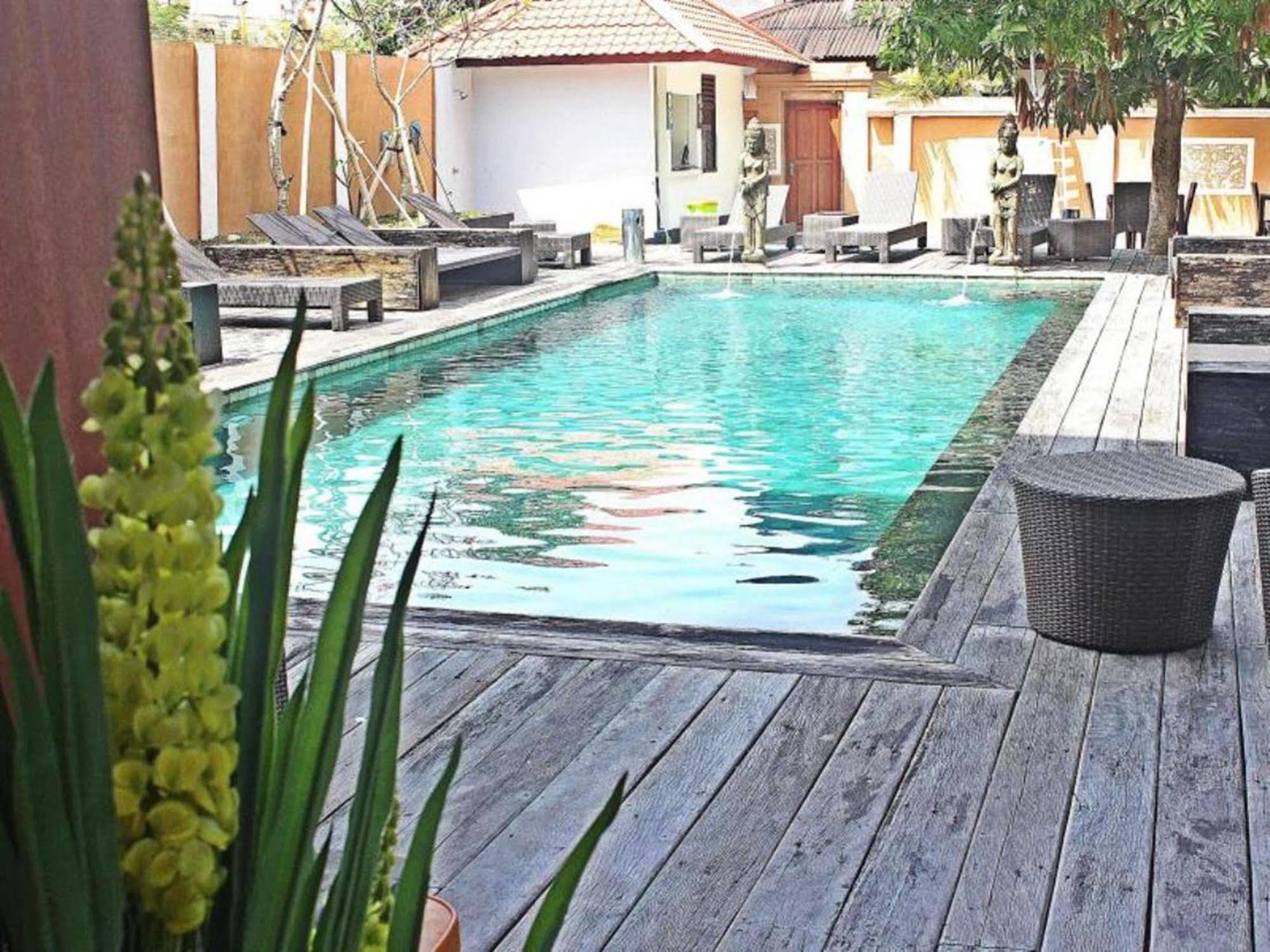 Mirah Hotel Legian (Bali)