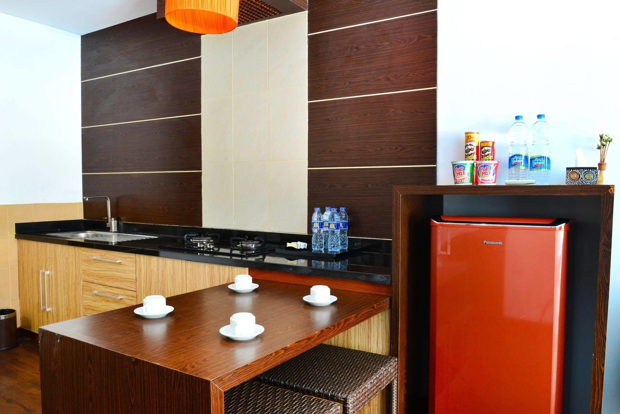 Devata And Hotel Legian (Bali)