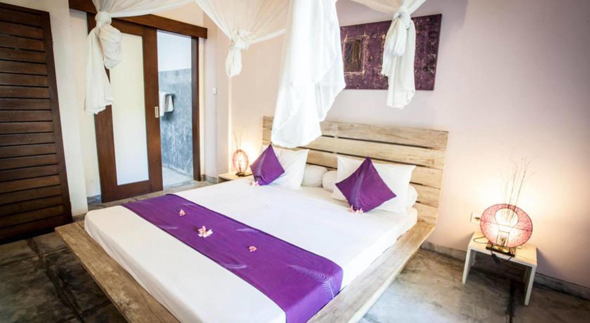 Pearl Boutique Adult Only 4*