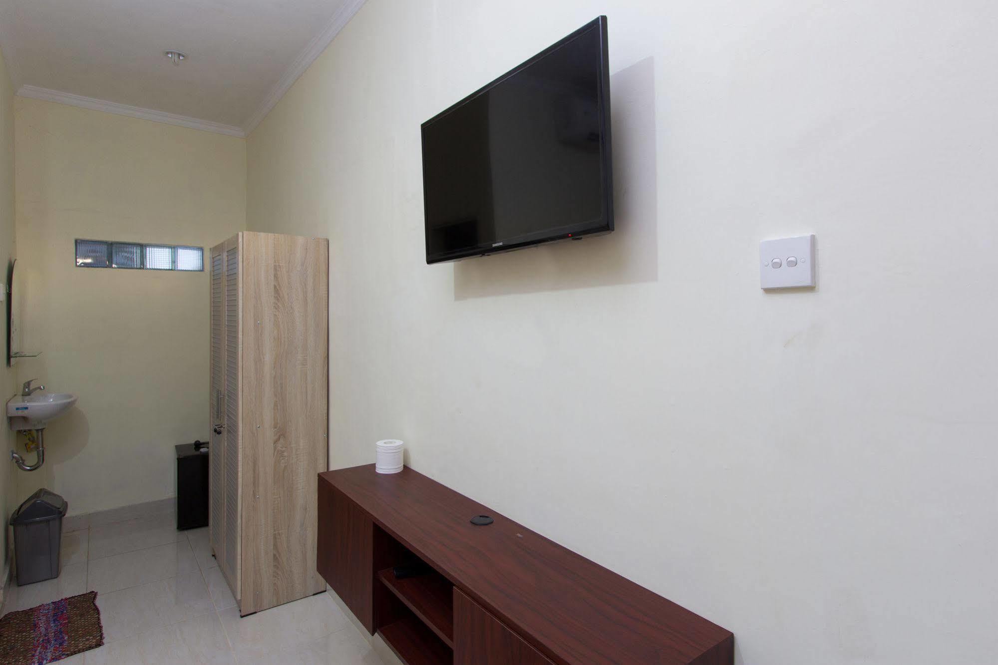 Reddoorz @ Sehati Raya Kuta Guest house 2*
