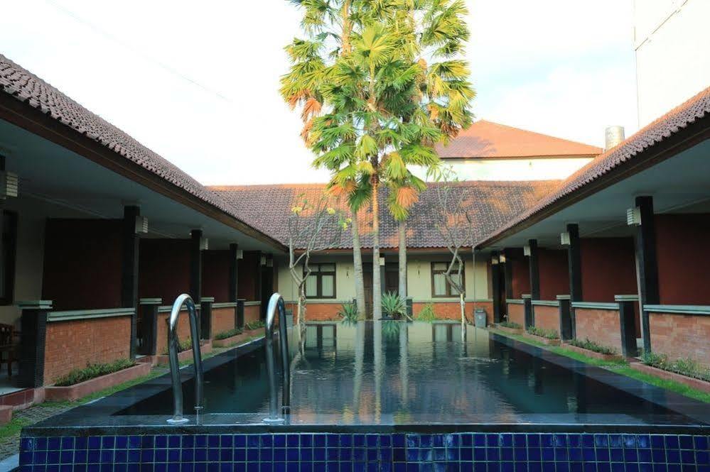 Reddoorz @ Dewi Sri Guest house