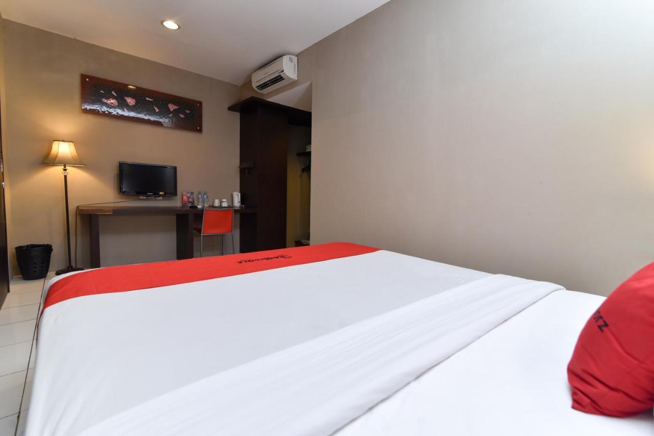 Reddoorz @ Raya Hotel