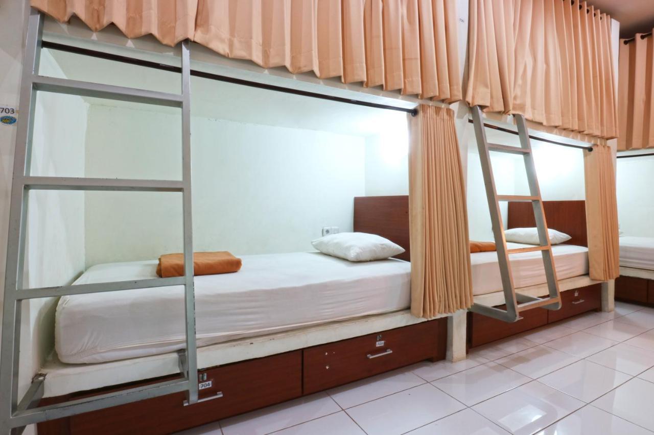 Mirah Hostel Legian (Bali)