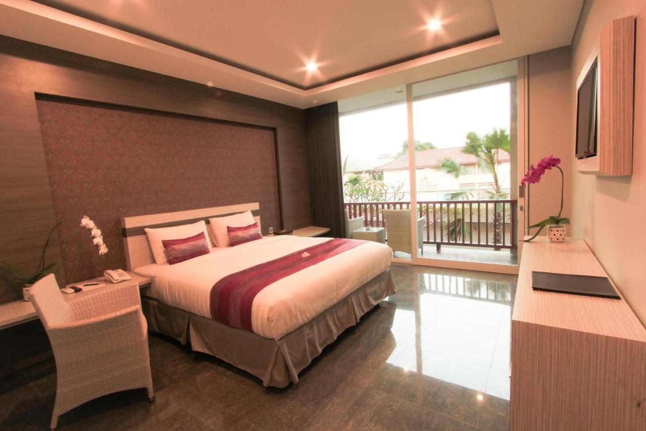 Transera Kamini Hotel Legian (Bali)